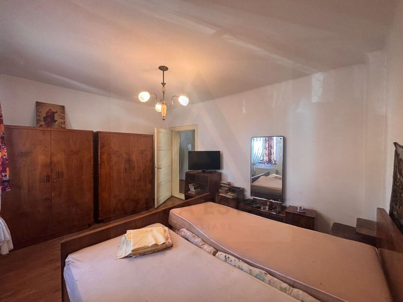 Casa tip duplex singur in curte 335 mp teren zona centrală - foto 7