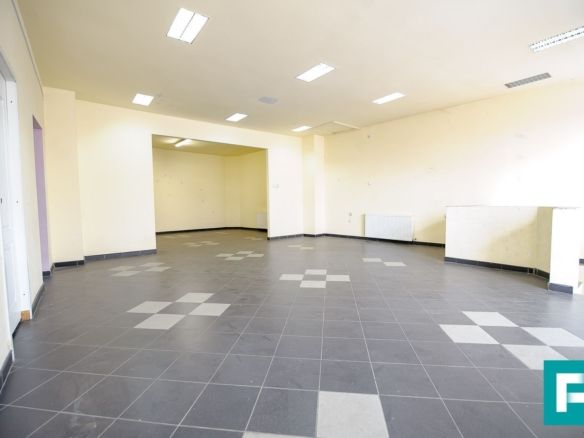 Spațiu comercial Arad, strada Dorobanților 254 mp. - foto 3