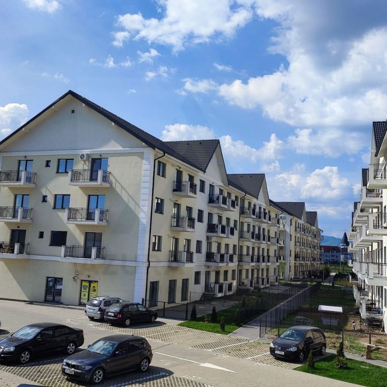 Apartament premimum 80 mp utili etaj 1 parcare si boxa in Selimbar - Imagine principala