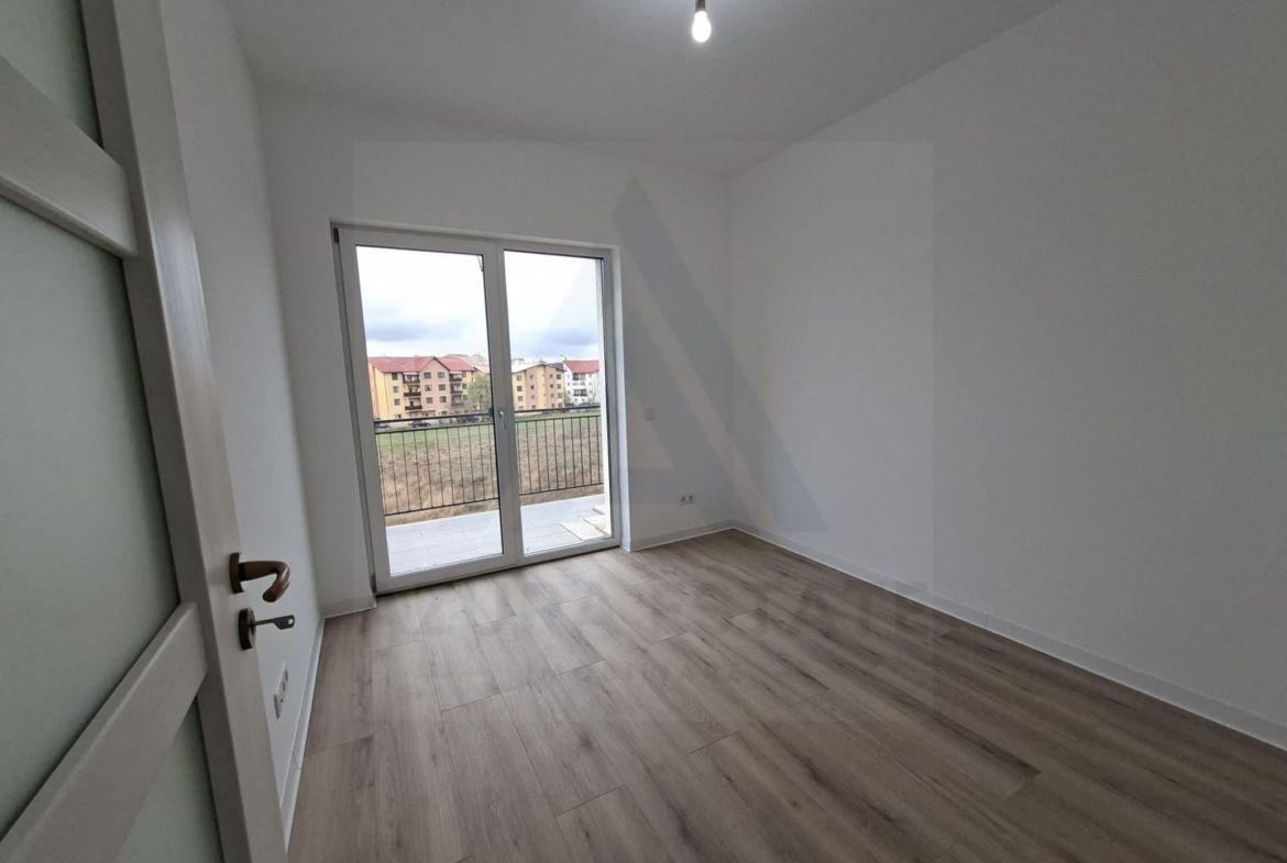 Apartament premimum 80 mp utili etaj 1 parcare si boxa in Selimbar - foto 2