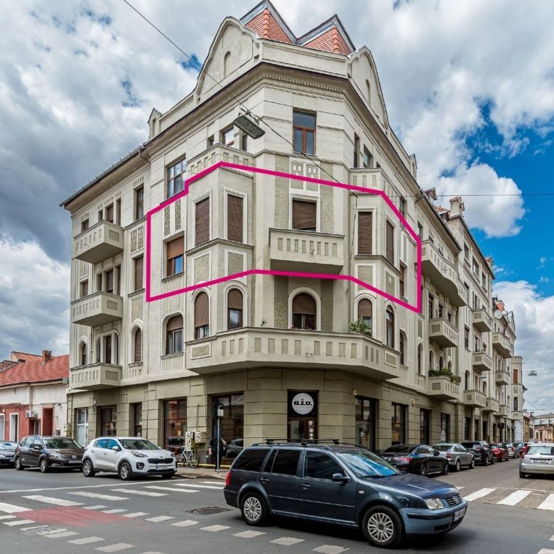 Apartament ultracentral cu 4 camere decomandat, etaj intermediar - Imagine principala