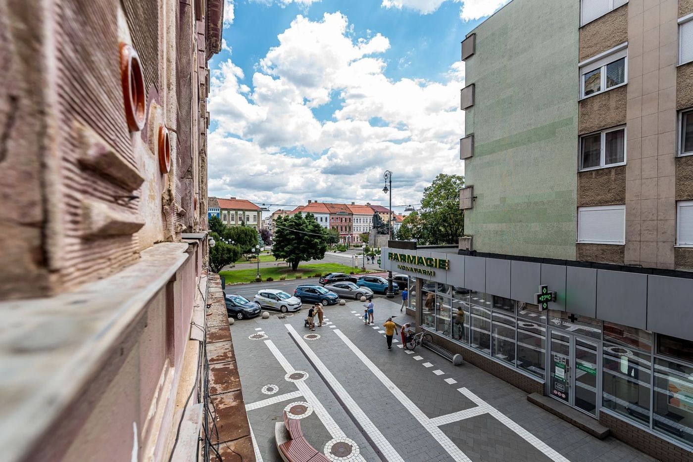 Apartament ultracentral cu 3 camere plus un bonus Comision 0 - Imagine principala
