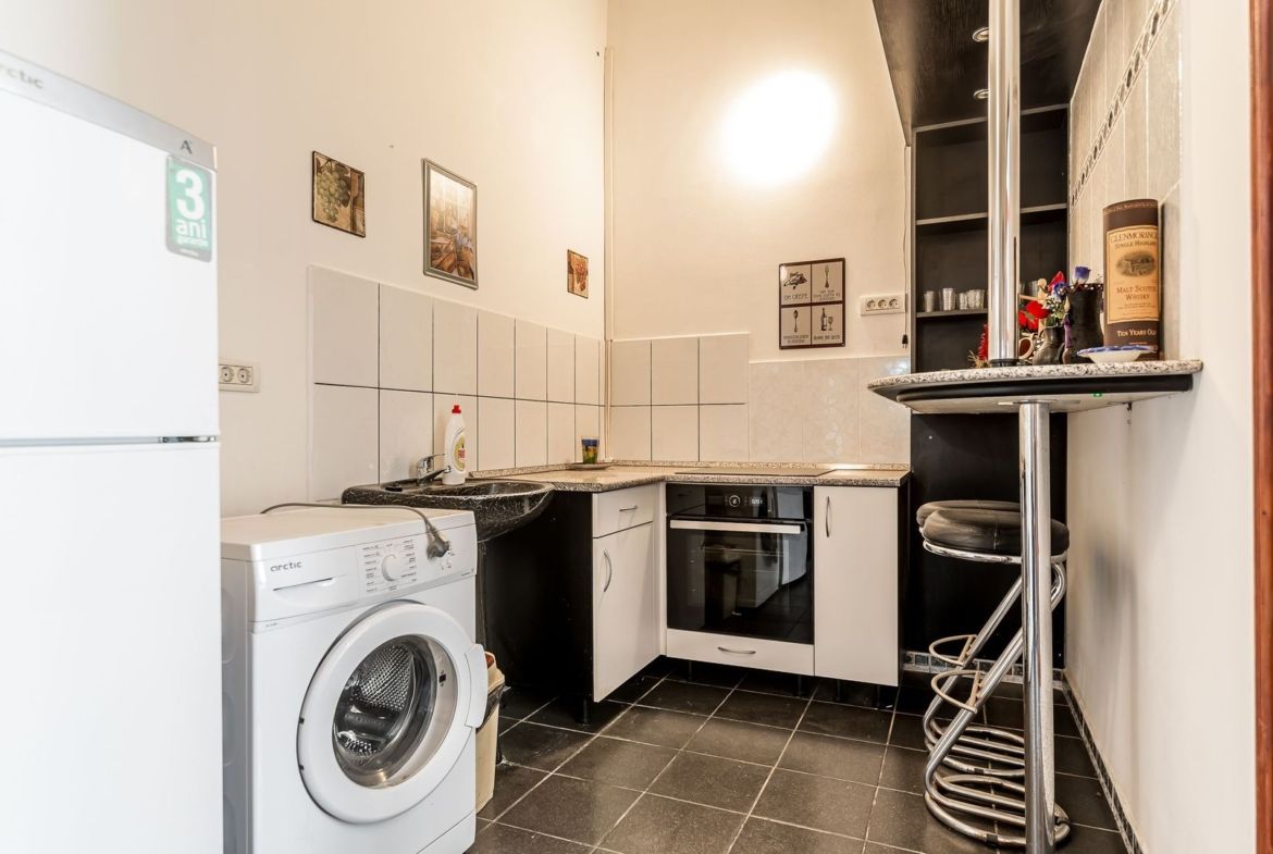 Apartament ultracentral cu 3 camere plus un bonus Comision 0 - foto 3