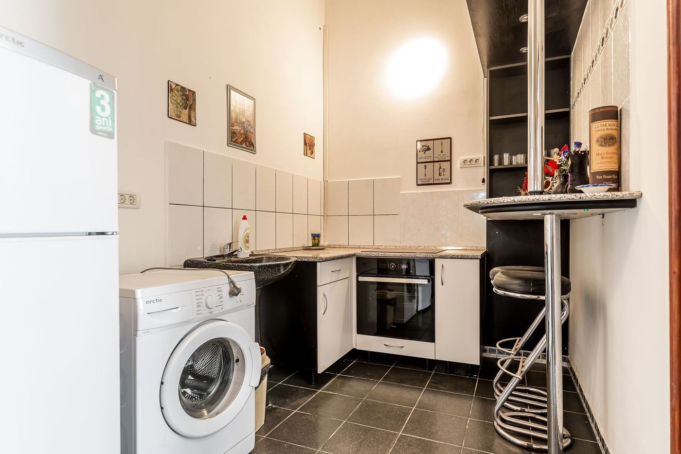 Apartament ultracentral cu 3 camere plus un bonus Comision 0 - foto 3