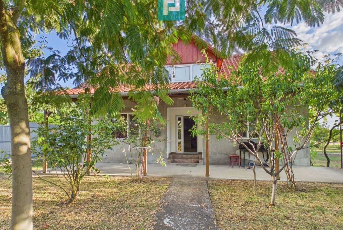 Casă în Șiria zona centrală - foto 2