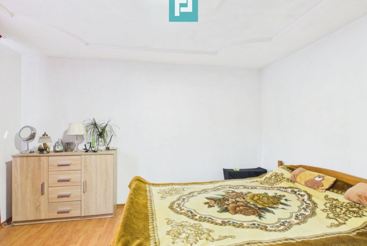 Casă în Șiria zona centrală - foto 6