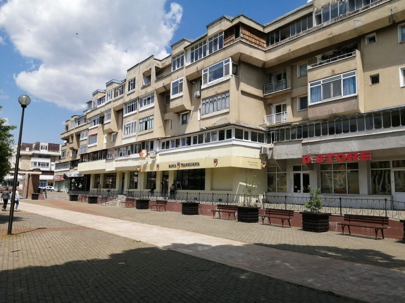Spațiu comercial ultracentral, 200 mp singurul vad 100% pietonal Roman - foto 6