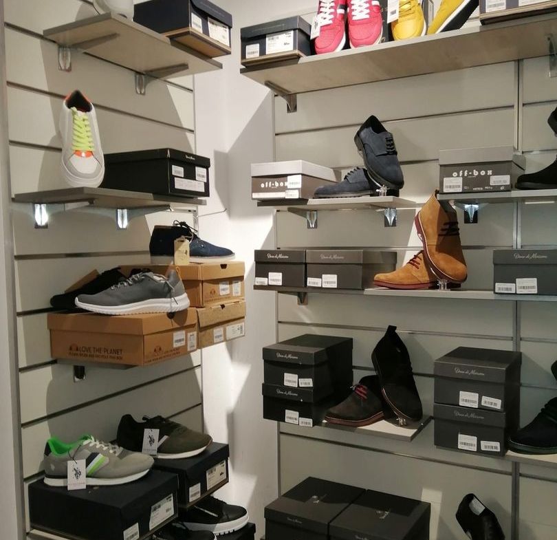 Spațiu comercial ultracentral, 200 mp singurul vad 100% pietonal Roman - foto 8