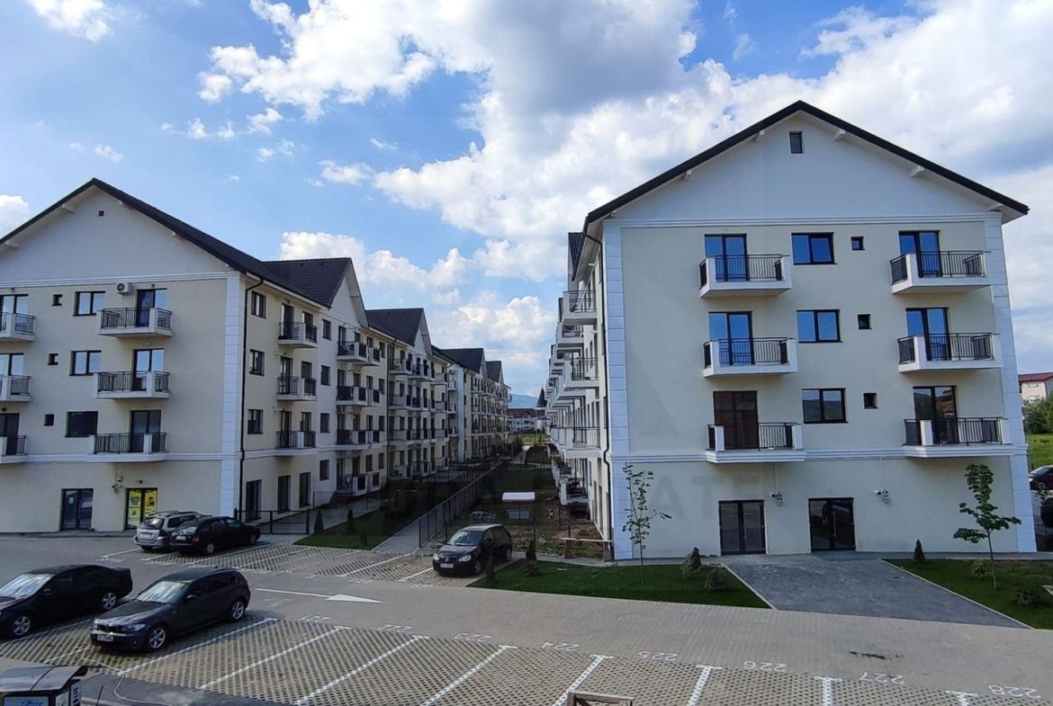 Apartament premimum 80 mp utili etaj 1 parcare si boxa in Selimbar - foto 3