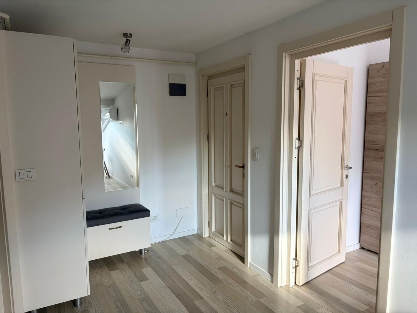 Apartament 70.55 mp, complet mobilat, ultimul nivel + balcon 7.87mp - Imagine principala