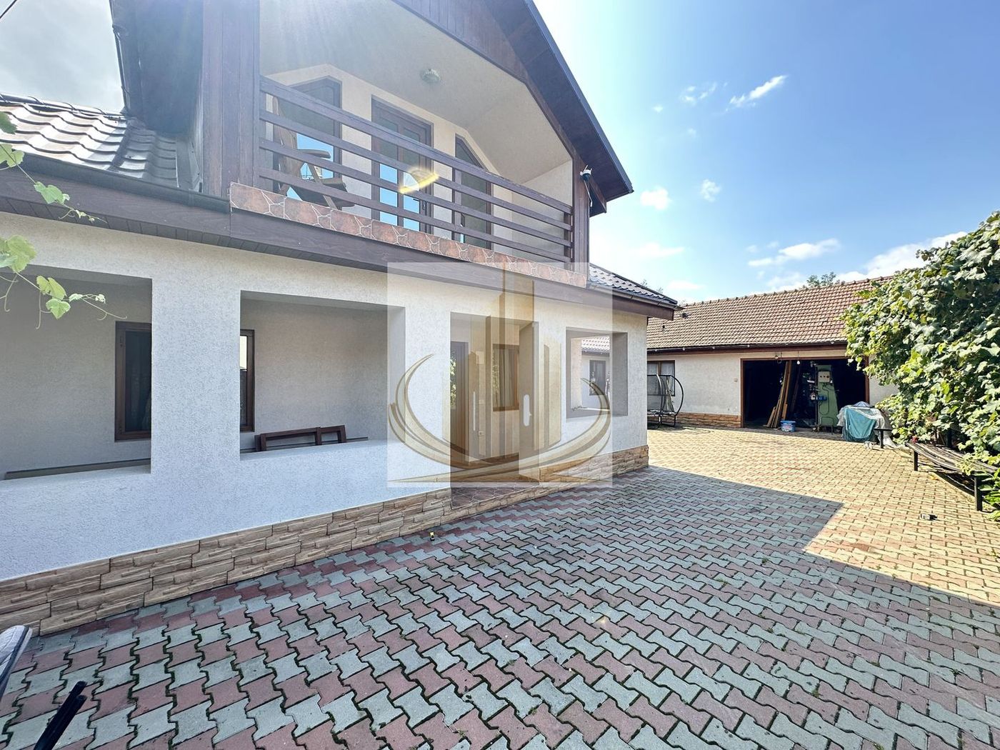 Casă 160 mp + atelier 200 mp + anexă + teren 1.000 mp | Exclusivitate - Imagine principala