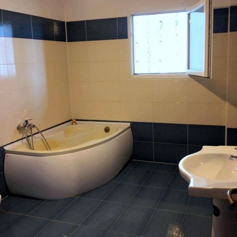 De vanzare apartament cu 3 camere, General, etaj 5/5 cu lift, 120.000 euro - Imagine principala