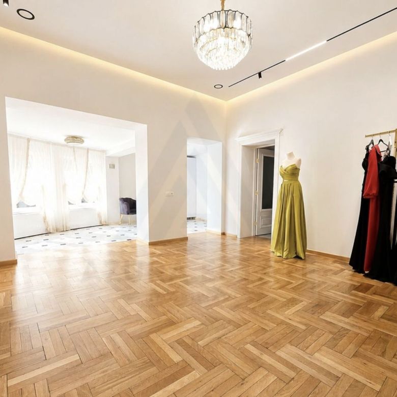 Casa individuala premium 4 camere 2 bai 130 mp parter in Sibiu Central - Imagine principala