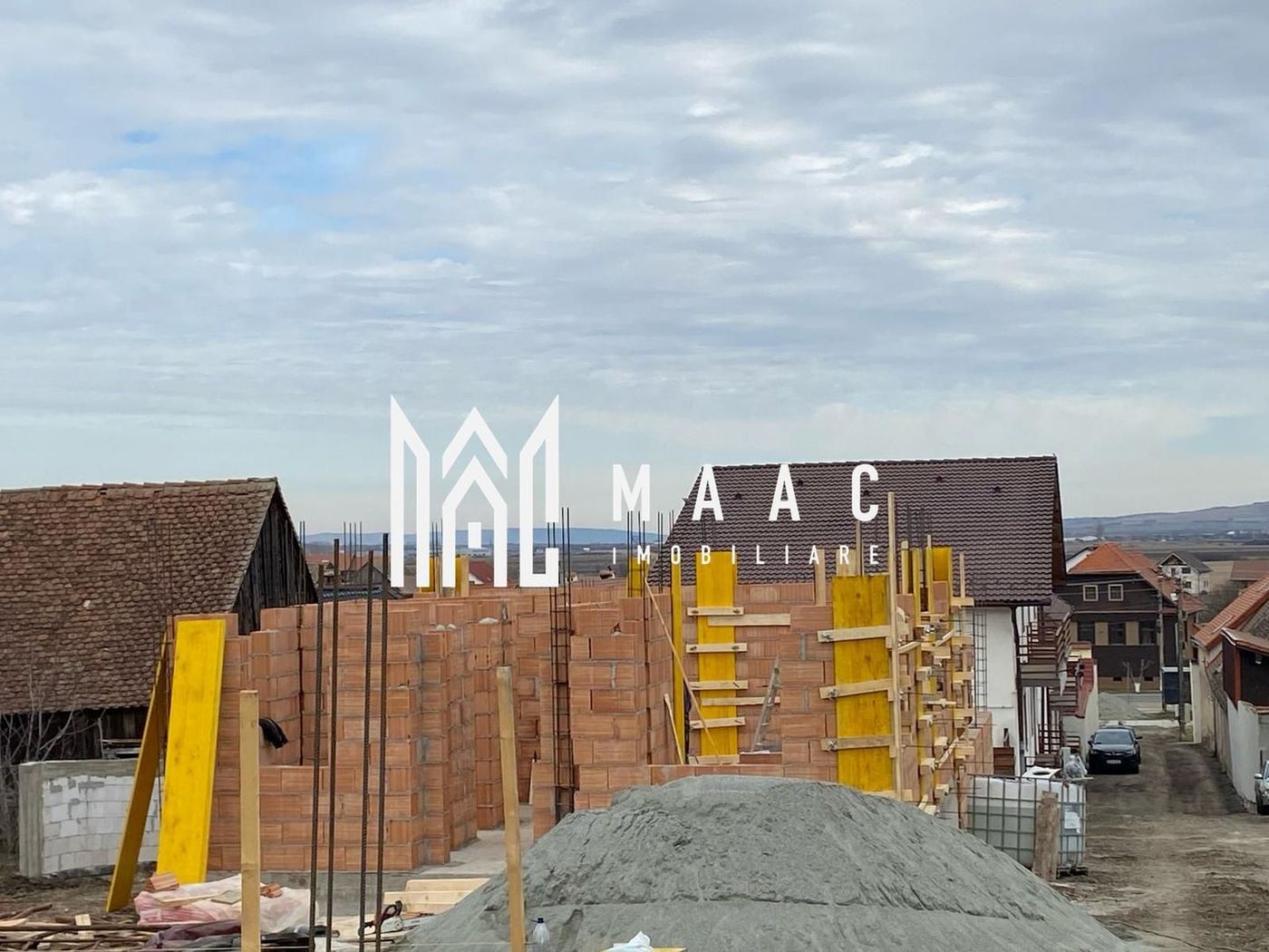 Casă Tip Duplex | 4 Camere | 2 Balcoane | Terasă | Șura Mică - foto 4