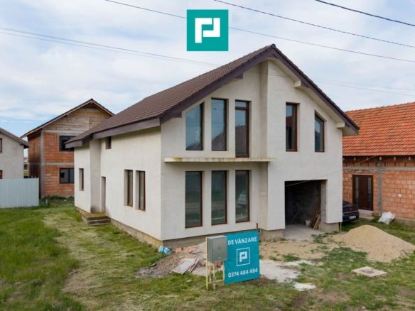Casă impunătoare la gri în Curtici - foto 2