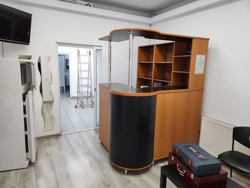 Stirbri Voda spatiu birou 82 mp - foto 2