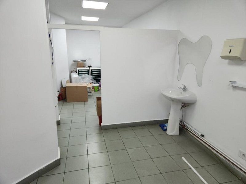 Stirbri Voda spatiu birou 82 mp - foto 3