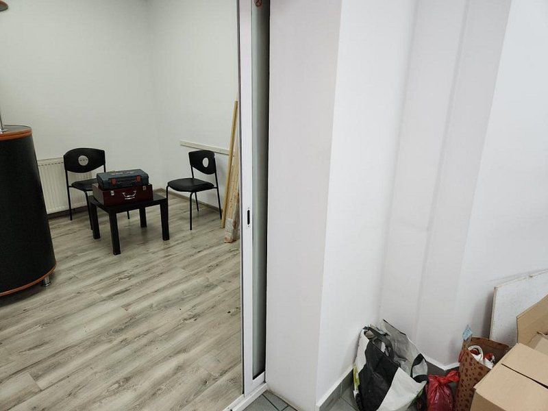 Stirbri Voda spatiu birou 82 mp - foto 5