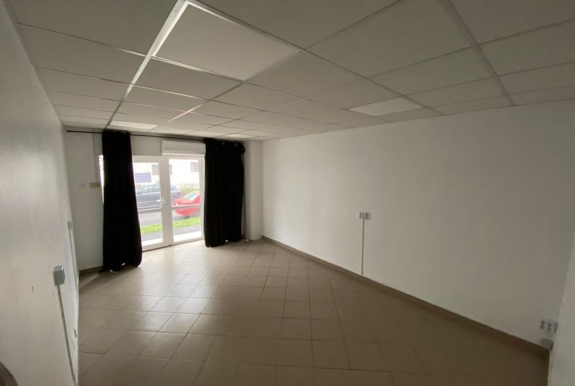 De vanzare/inchiriat spatiu comercial  Siderurgistilor 82.000 euro/2500 lei - foto 2