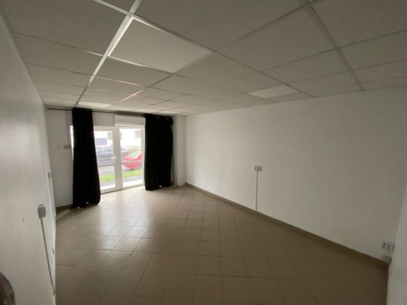 De vanzare/inchiriat spatiu comercial  Siderurgistilor 82.000 euro/2500 lei - foto 2