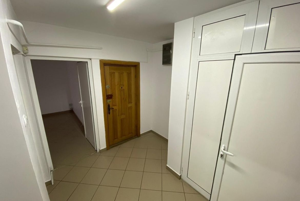 De vanzare/inchiriat spatiu comercial  Siderurgistilor 82.000 euro/2500 lei - foto 5