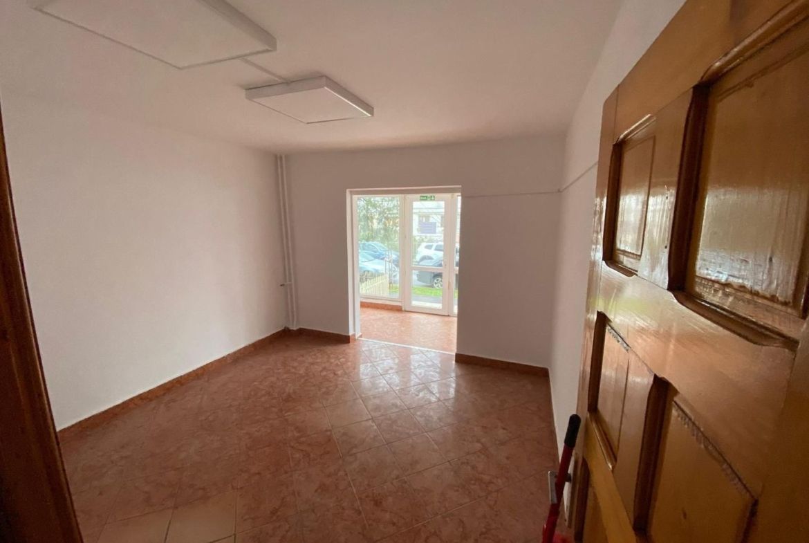 De vanzare/inchiriat spatiu comercial  Siderurgistilor 82.000 euro/2500 lei - foto 8