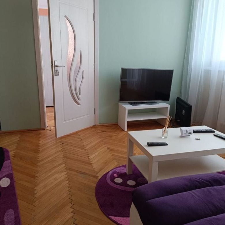 De inchiriat apartament cu 2 camere Tiglina 1, etaj 1, 400 euro - Imagine principala