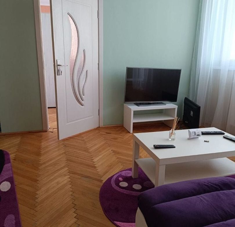 De inchiriat apartament cu 2 camere Tiglina 1, etaj 1, 400 euro - Imagine principala