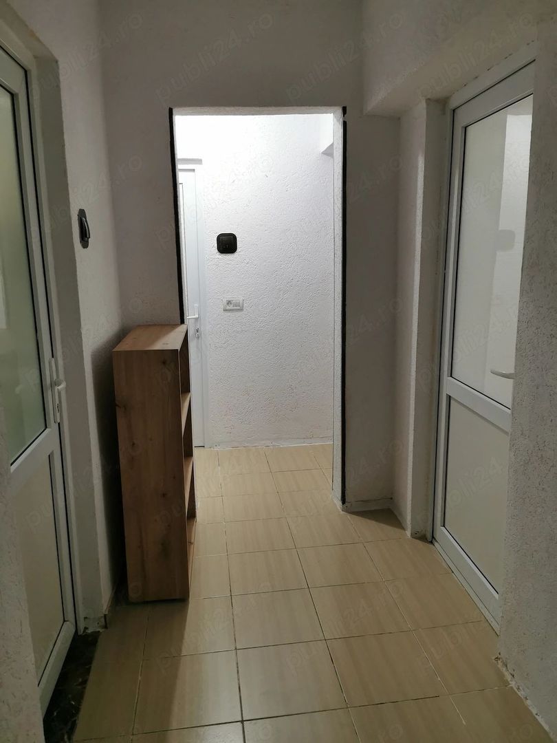 De inchiriat apartament 3 camere, parter, zona Constructorilor, 400 Euro - foto 5