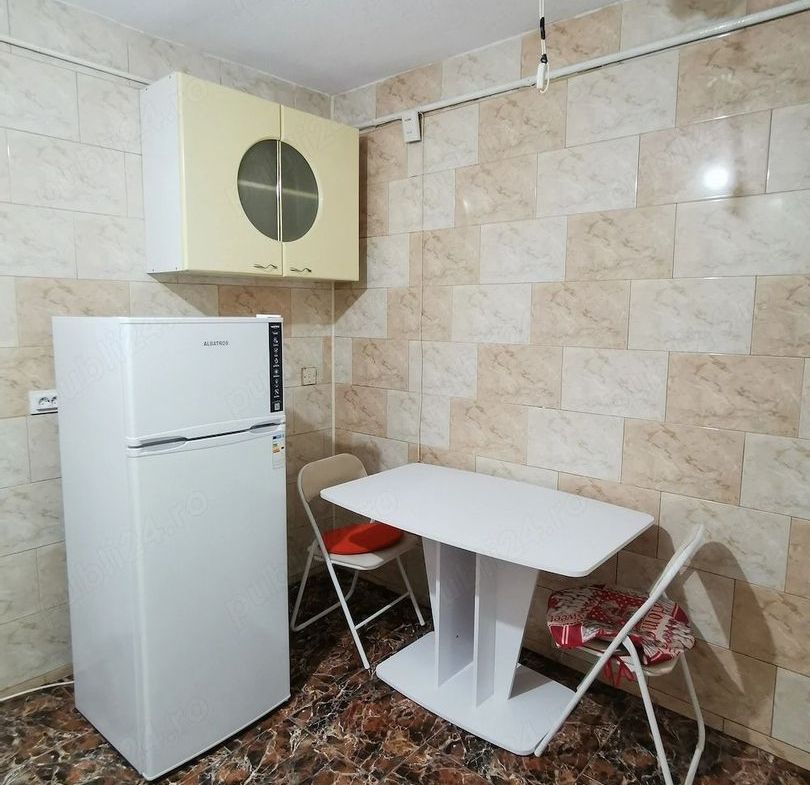 De inchiriat apartament 3 camere, parter, zona Constructorilor, 400 Euro - foto 7