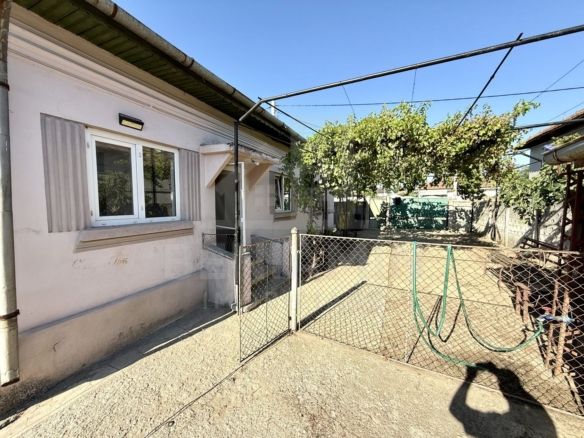 Teren + Casa 1000mp - investitie - toate utilitatile - 0% comision - Imagine principala
