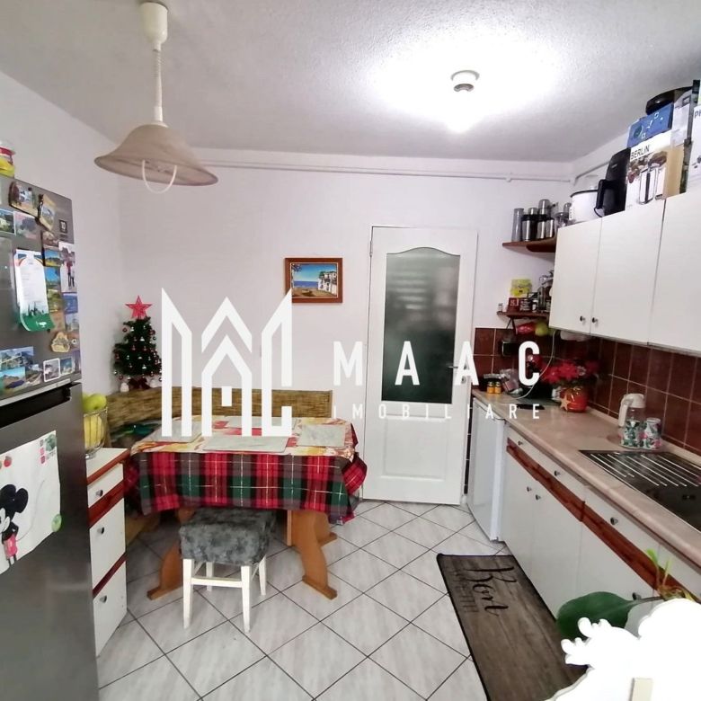 Apartament 3 camere I Decomandat I Zona Vasile Aaron - Imagine principala