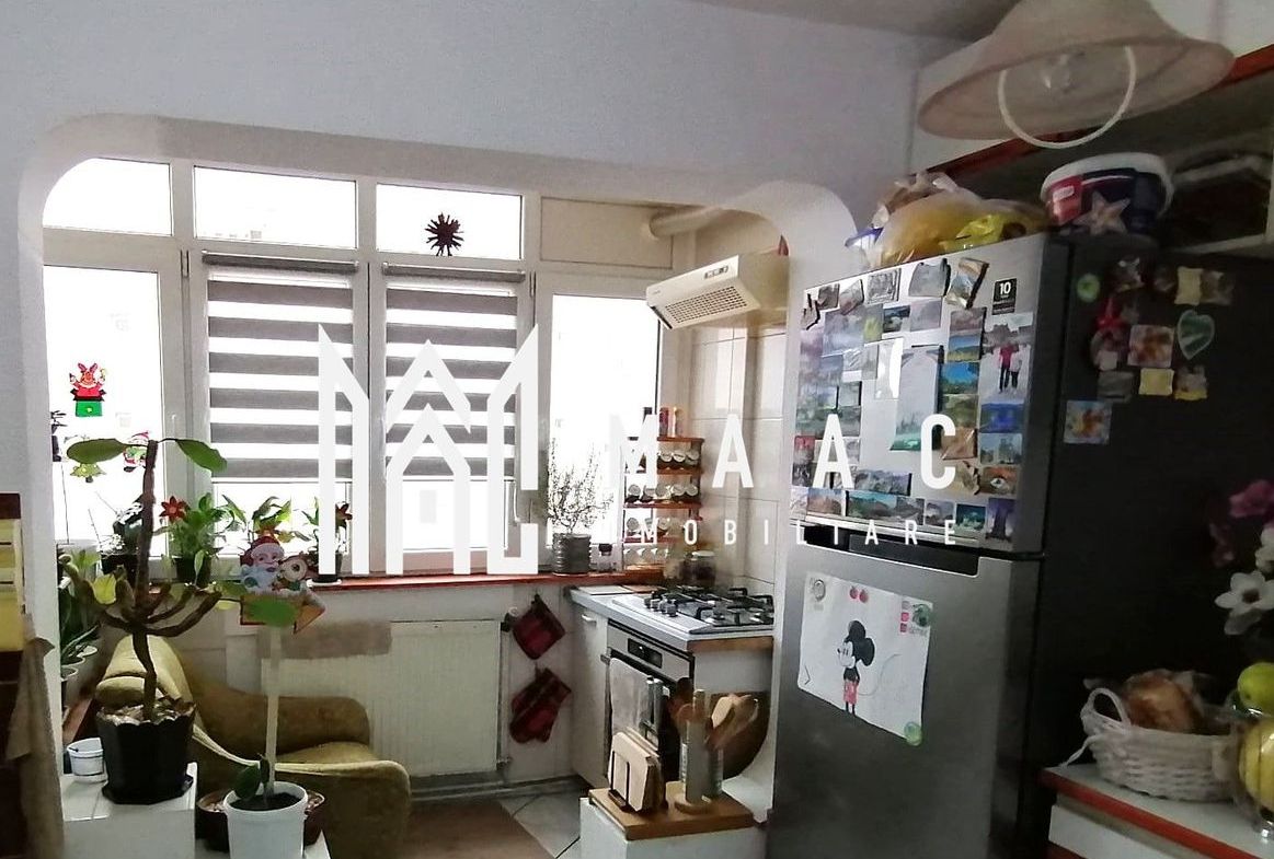 Apartament 3 camere I Decomandat I Zona Vasile Aaron - foto 3