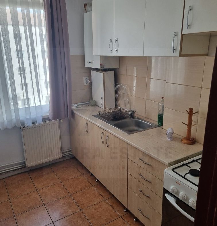 Apartament 2 camere 54 mp utili bucatarie inchisa etaj 3 zona Terezian - foto 3