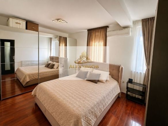 Apartament de Vanzare - 3 camere (in vila) - 71 mp - Zona Grand Arena - Imagine principala