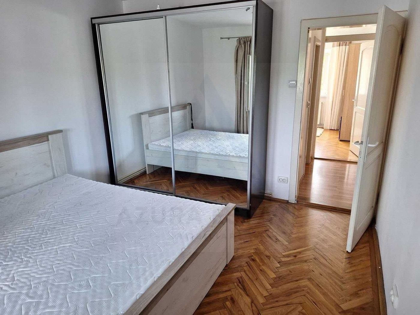 Apartament 3 camere 67 mp utili etaj 1 petfriendly zona Turnisor - foto 2