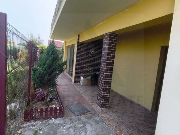 Apartament spatios la casa 77 mp utili curte libera 33 mp Turnisor - Imagine principala