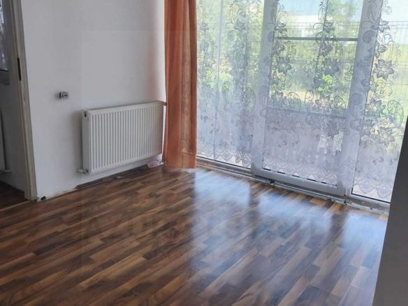 Apartament spatios la casa 77 mp utili curte libera 33 mp Turnisor - foto 2