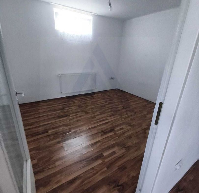 Apartament spatios la casa 77 mp utili curte libera 33 mp Turnisor - foto 3