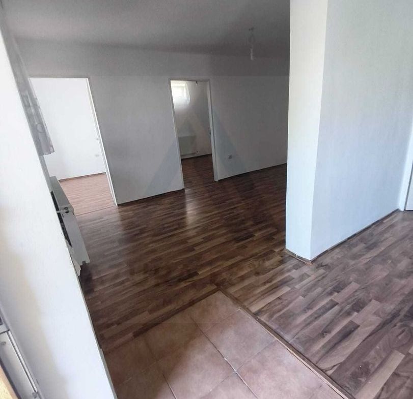 Apartament spatios la casa 77 mp utili curte libera 33 mp Turnisor - foto 4