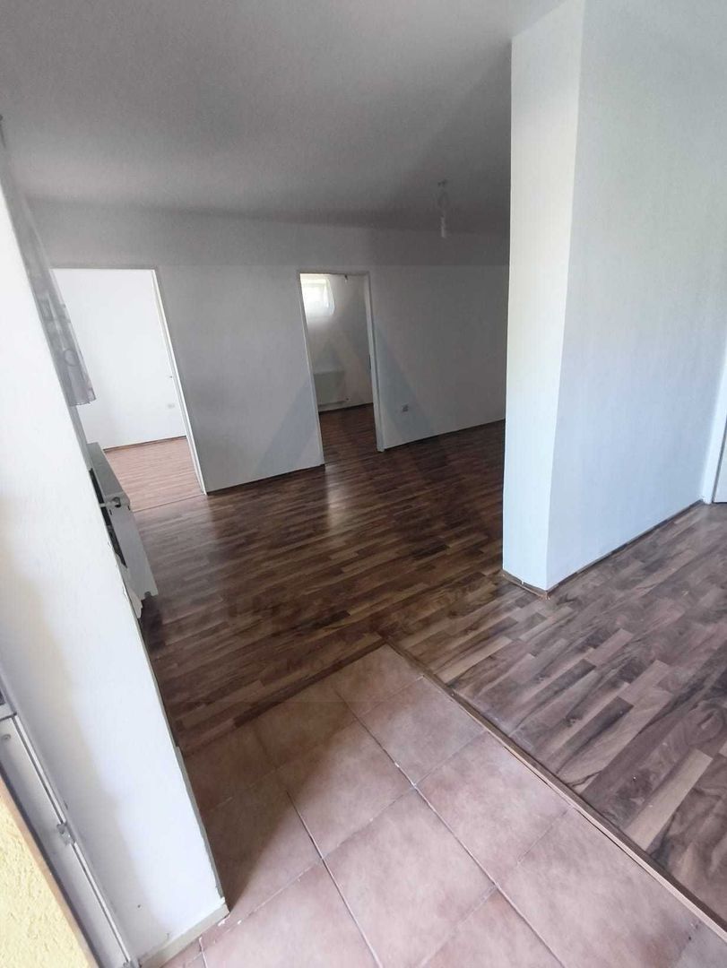 Apartament spatios la casa 77 mp utili curte libera 33 mp Turnisor - foto 4