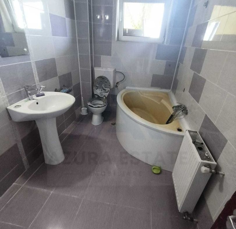 Apartament spatios la casa 77 mp utili curte libera 33 mp Turnisor - foto 6