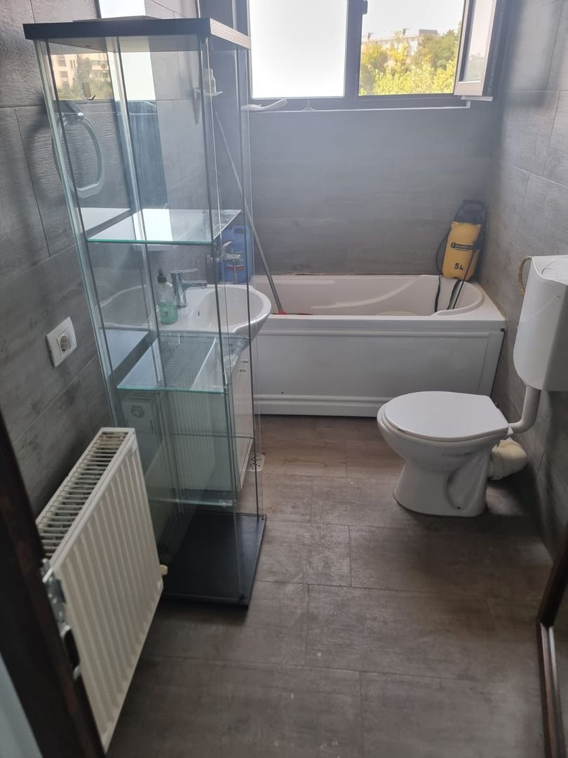 De inchiriat apartament cu 2 camere bloc nou, zona Garii, et. 5, 350 euro - foto 5 De inchiriat apartament cu 2 camere bloc nou, zona Garii, et. 5, 350 euro - foto 5