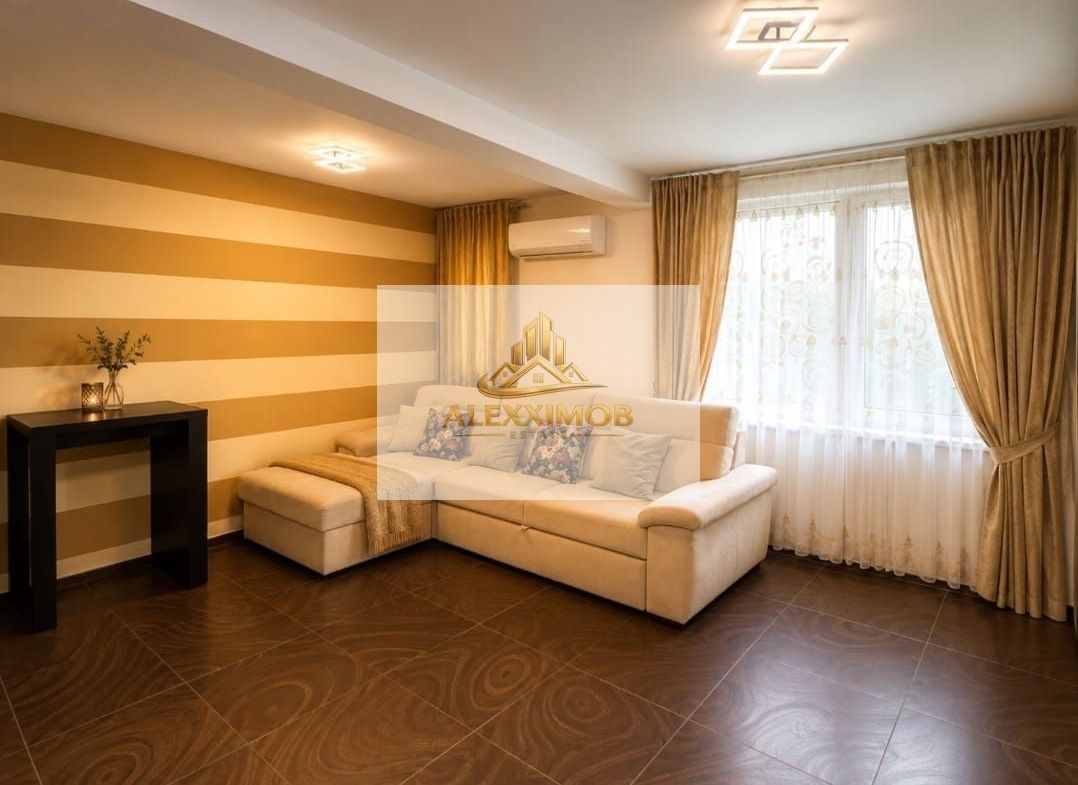 Apartament de Vanzare - 3 camere (in vila) - 71 mp - Zona Grand Arena - foto 2