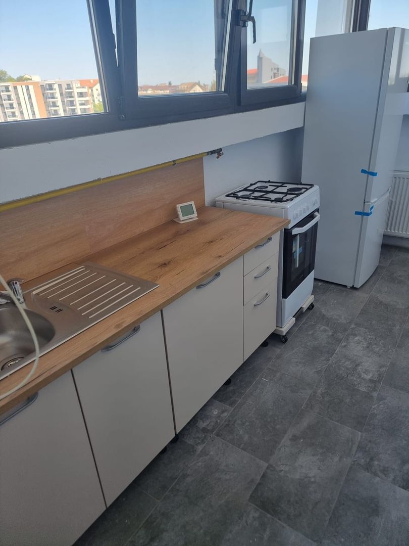 De inchiriat apartament cu 2 camere bloc nou, zona Garii, et.5, 360 Euro - foto 4 De inchiriat apartament cu 2 camere bloc nou, zona Garii, et.5, 360 Euro - foto 4