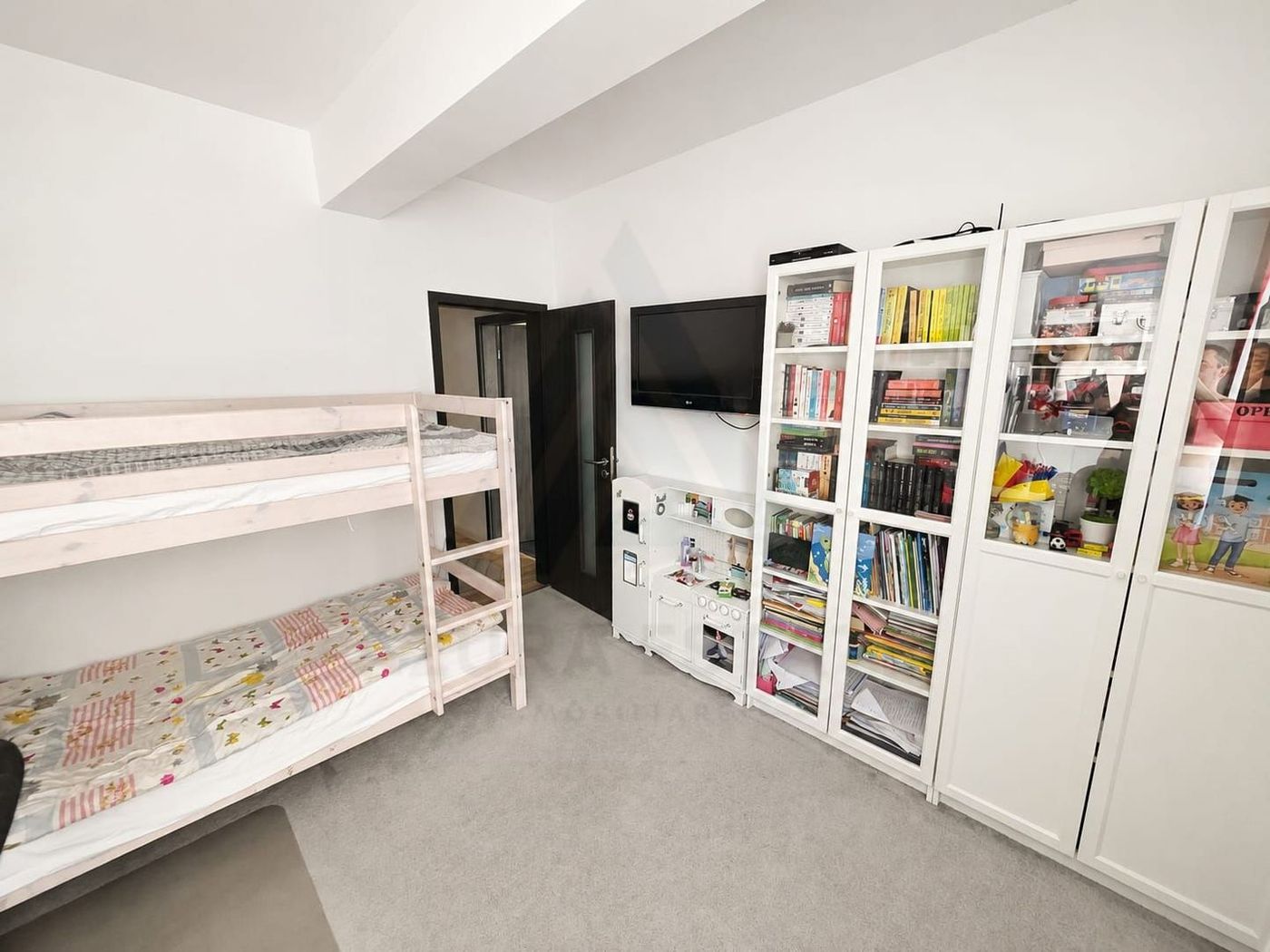Apartament 3 camere etaj 2 78 mp utili balcon si parcare Turnisor - foto 6