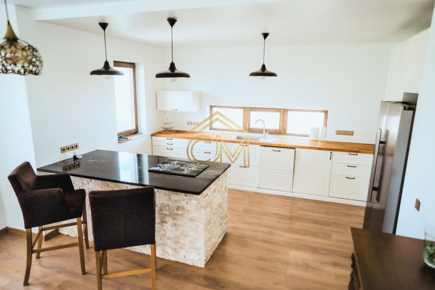 Casa 8 Camere- 3 Bai-316 MPU- Teren 581MP-Selimbar - foto 7
