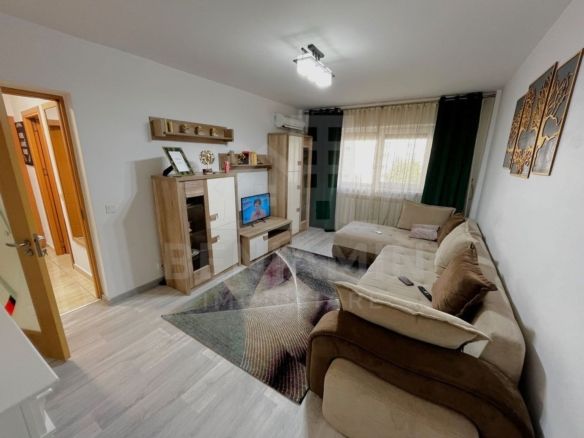 Doua Camere-Decomandat-Etaj2-Mobilat-Utilat-Zona Intim - Imagine principala