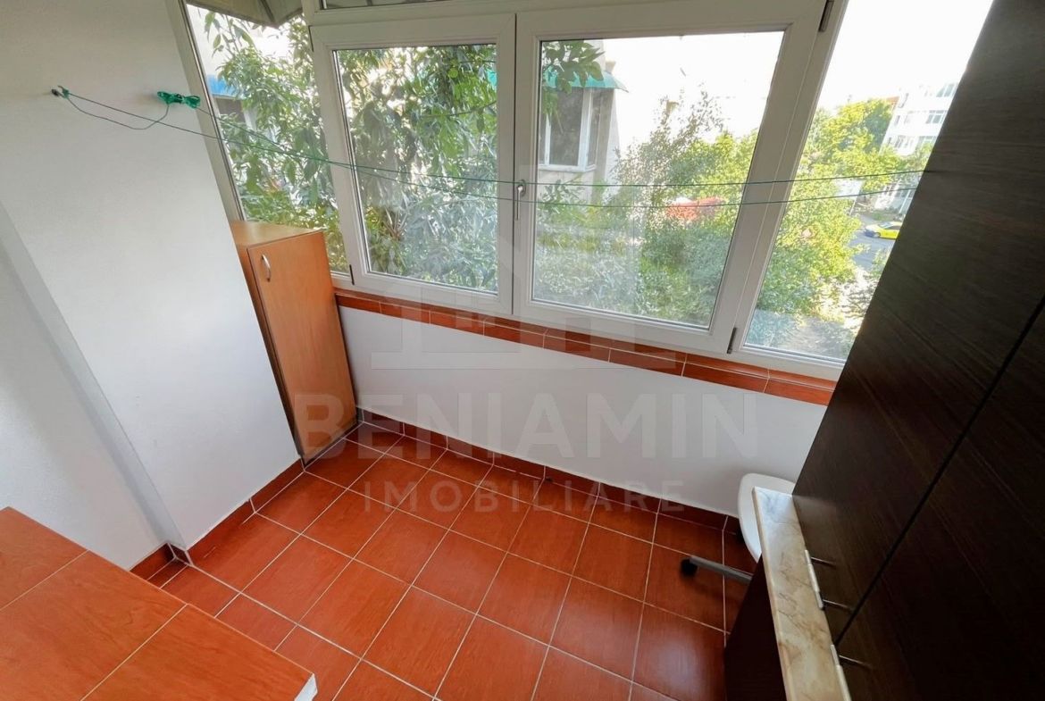 Doua Camere-Decomandat-Etaj2-Mobilat-Utilat-Zona Intim - foto 6
