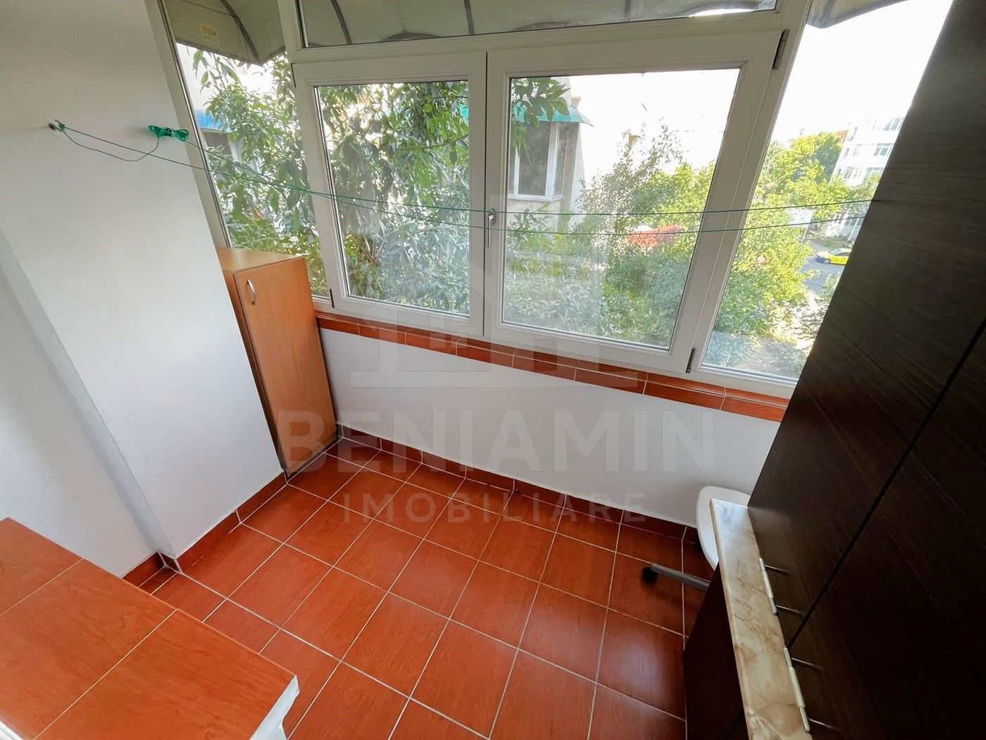 Doua Camere-Decomandat-Etaj2-Mobilat-Utilat-Zona Intim - foto 6